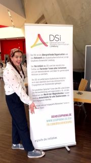 Heute fand der ✨Markt der Möglichkeiten✨ stand, auf dem ihr euch bei zahlreichen Initiativen mit Infomaterial und Leckereien ausstatten konntet. Ein großes Dankeschön an alle, die mitgeholfen haben und da waren! Und jetzt heißt es- ab zu den Kennenlerntreffen und rein in die ersten Versammlungen- das Ehrenamt wartet! (Unser Kennenlerntreffen ist z.B. am 23.04. um 16 Uhr im DSi Raum😉)